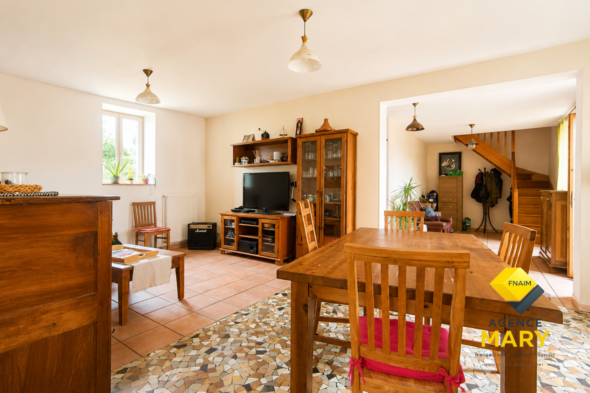 MAISON DE CARACTÈRE DE 112 M² AVEC GRANGE ET DÉPENDANCES SUR 1 472 M² À BELLERIVE-SUR-ALLIER