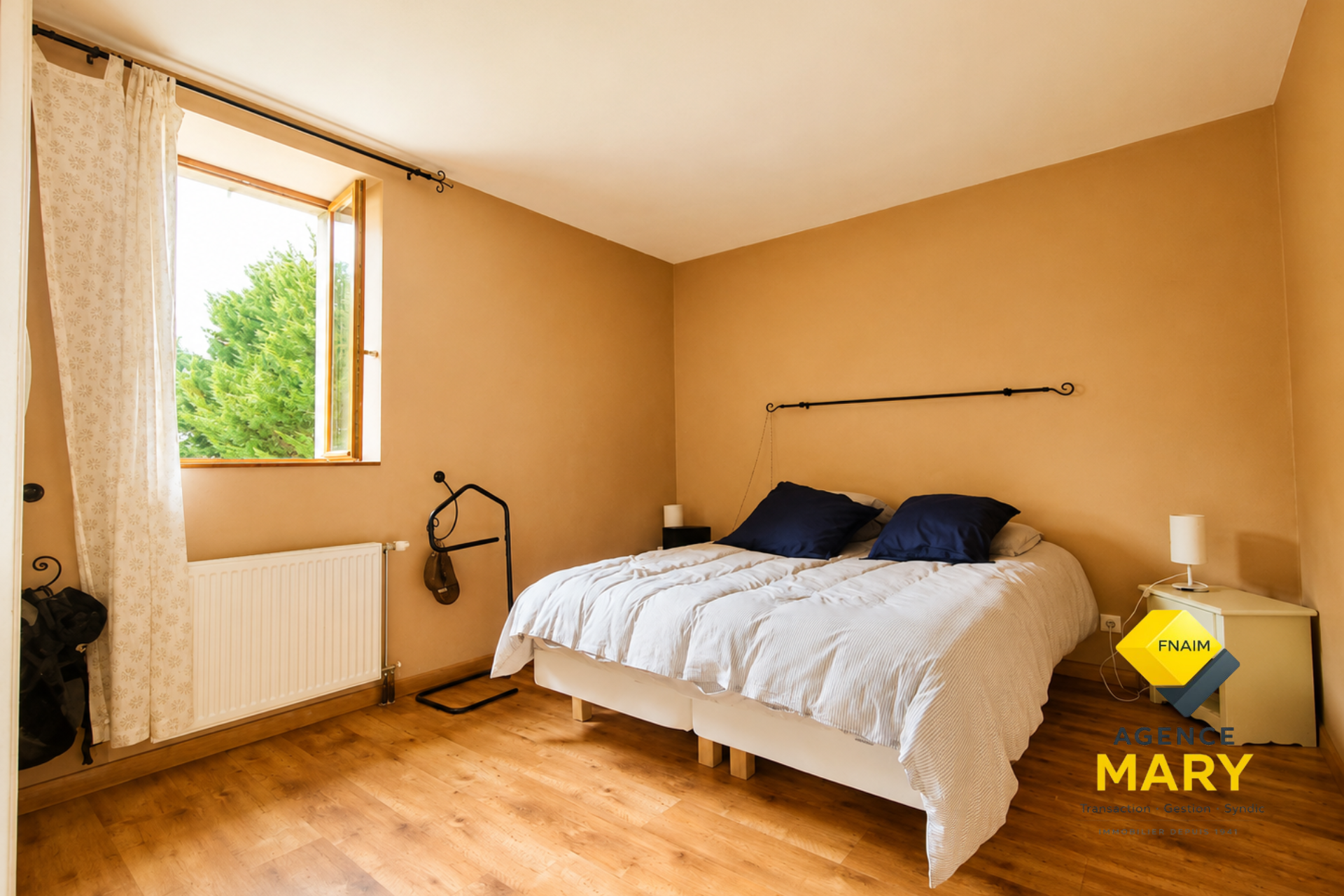 MAISON DE CARACTÈRE DE 112 M² AVEC GRANGE ET DÉPENDANCES SUR 1 472 M² À BELLERIVE-SUR-ALLIER - Image 5