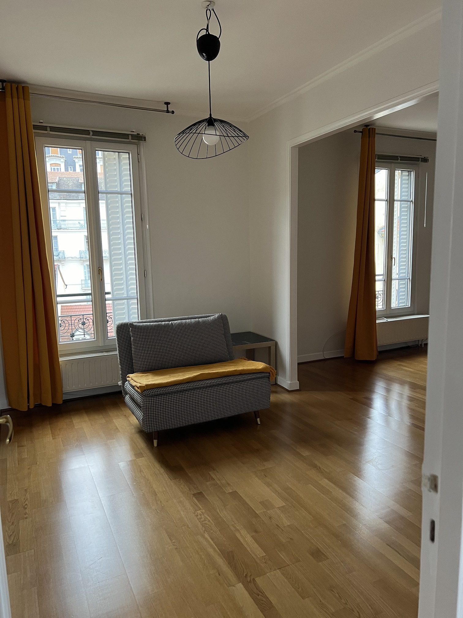 Appartement situé entre Parcs et Opéra - Image 2