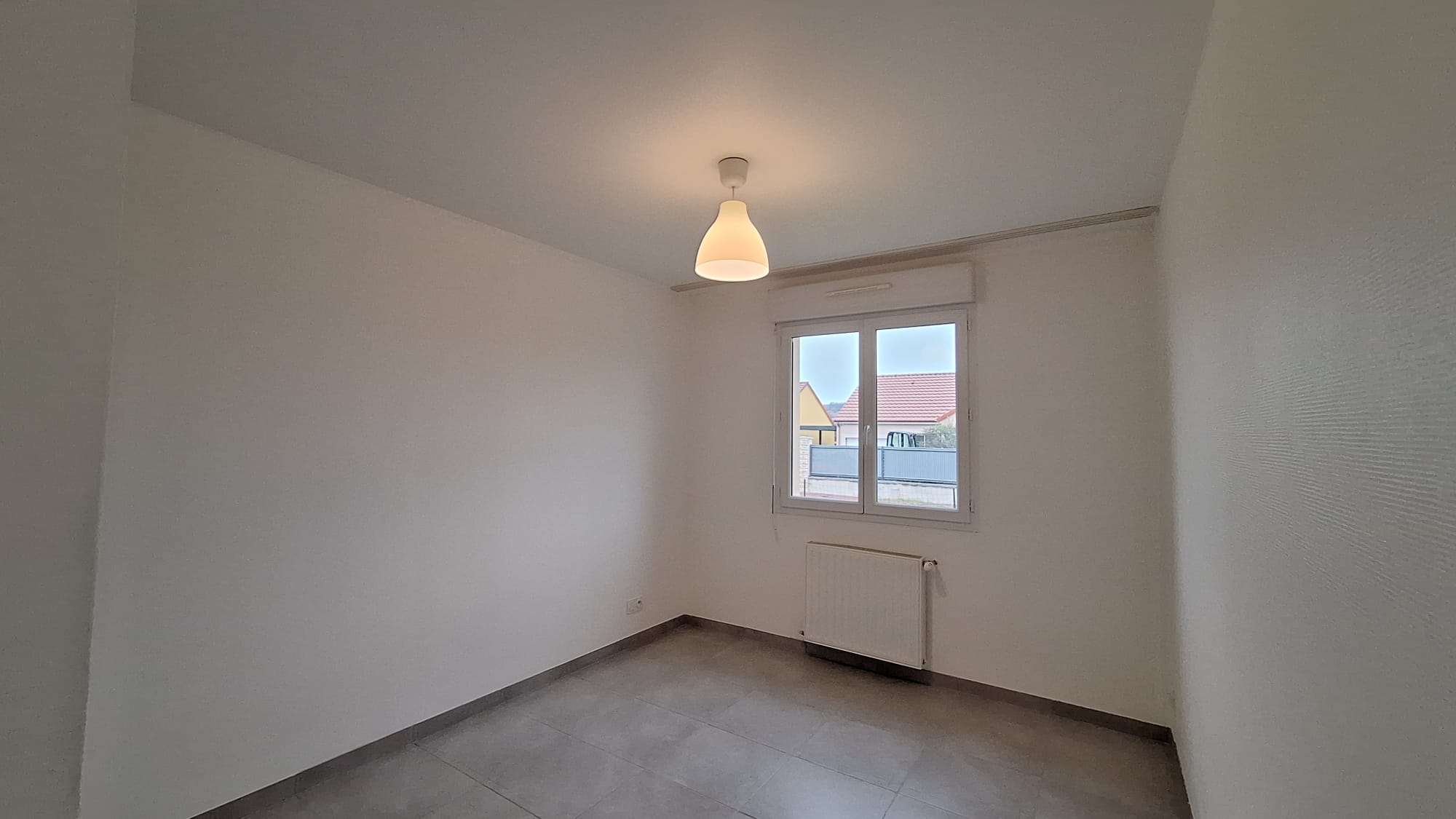 Maison récente de plain pied 94 m2 - Image 8