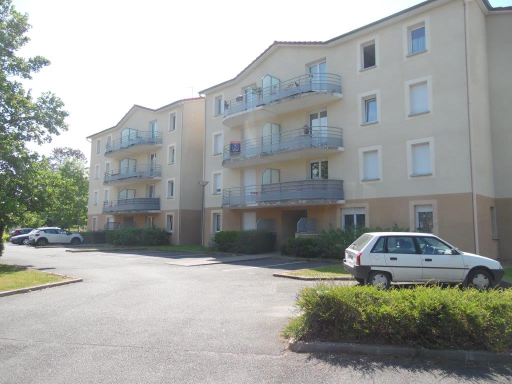 APPARTEMENT T2 BELLERIVE-SUR-ALLIER - Image 1