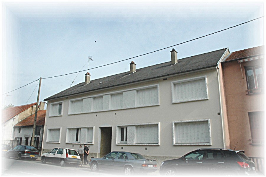 APPARTEMENT CUSSET - Image 1