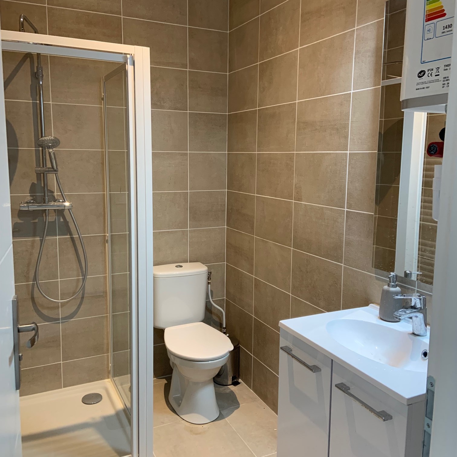 VICHY Appartement T2 MEUBLE - Image 5