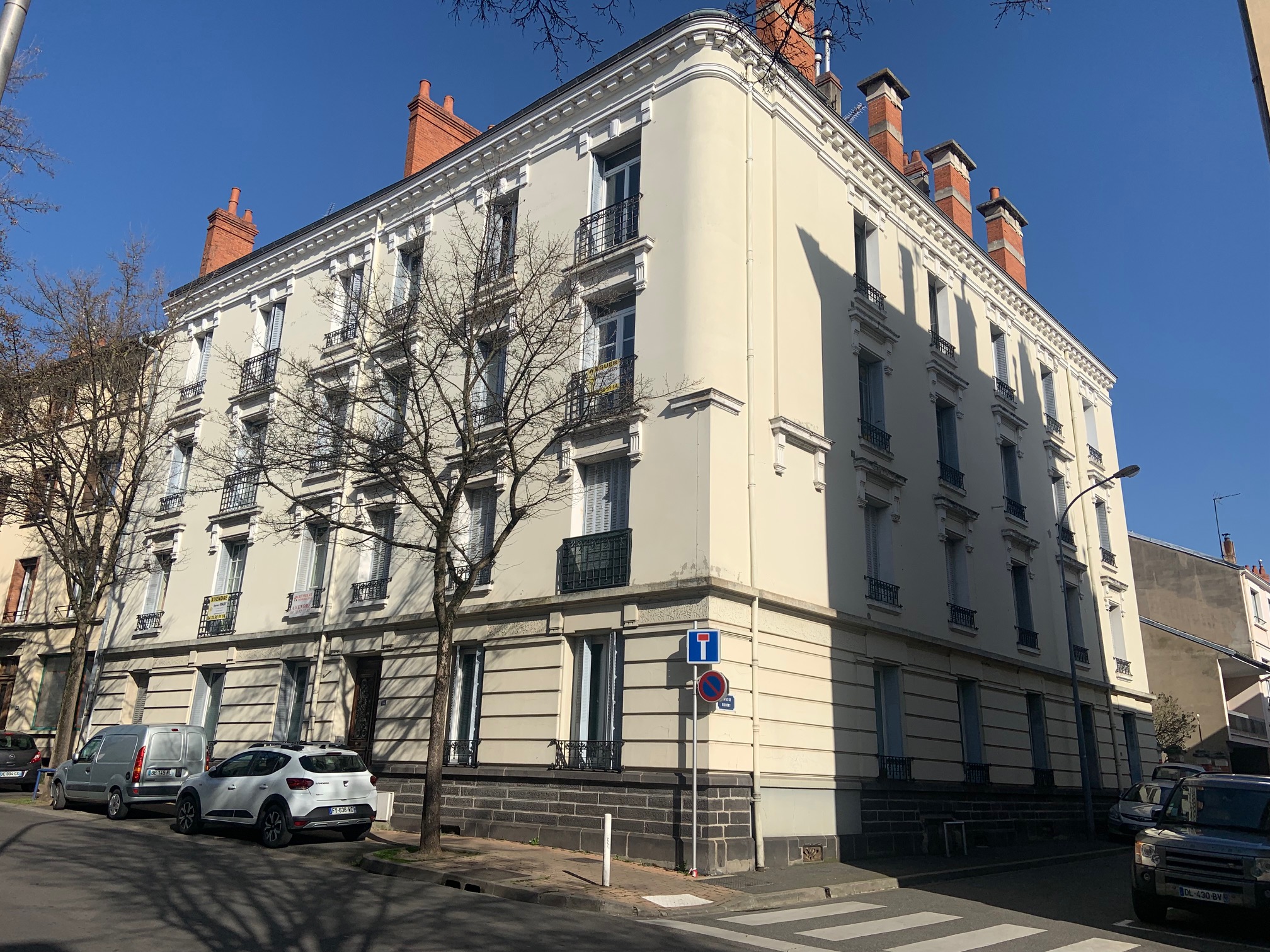 VICHY Entre gare et parcs – Proximité Hôtel de Ville - Image 1