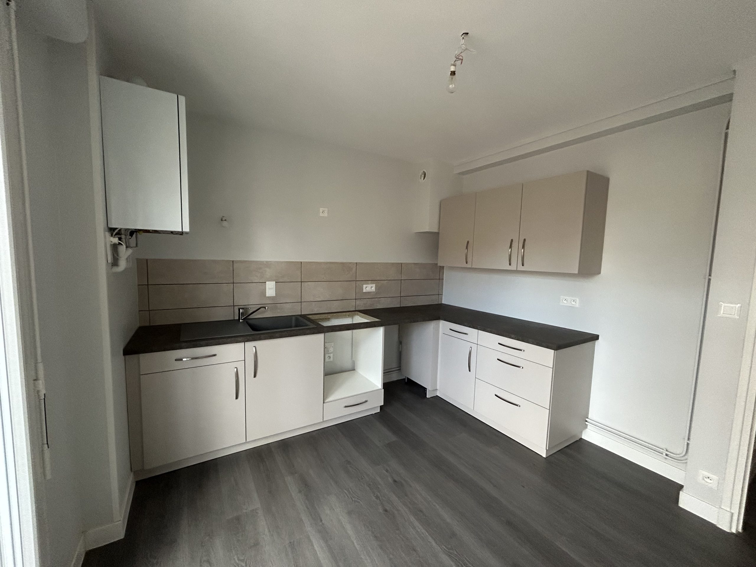 VICHY Proximité plan d&rsquo;eau et quartier Jeanne d&rsquo;Arc - Image 6