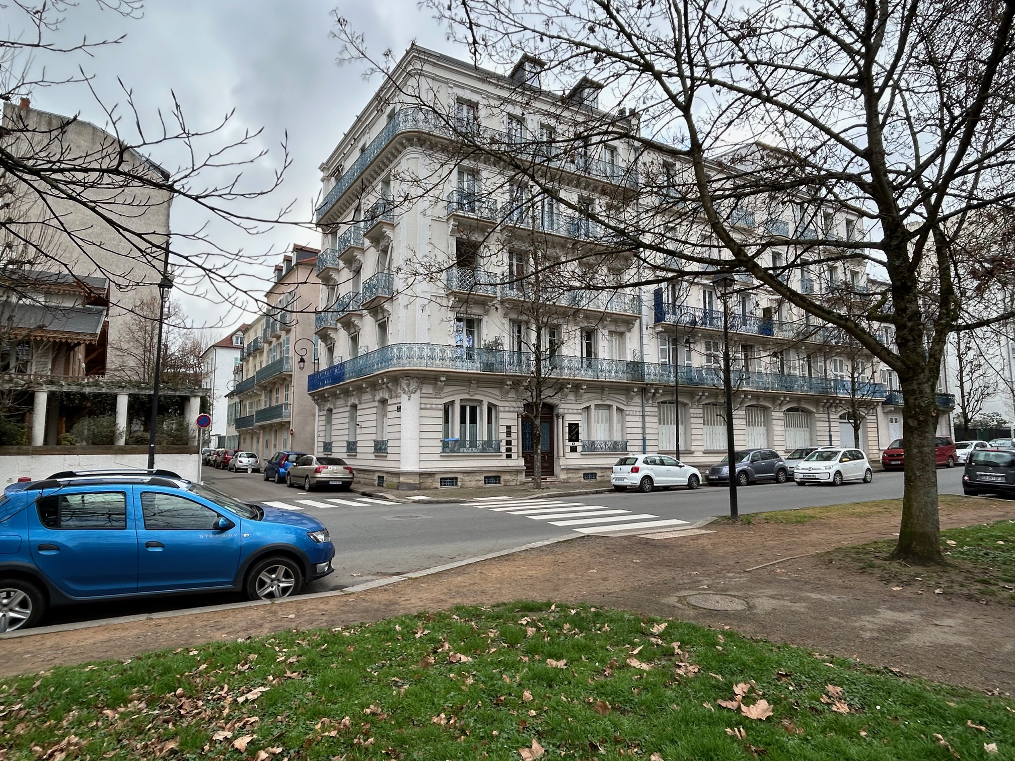 VICHY PARCS – STUDIO MEUBLE - Image 1