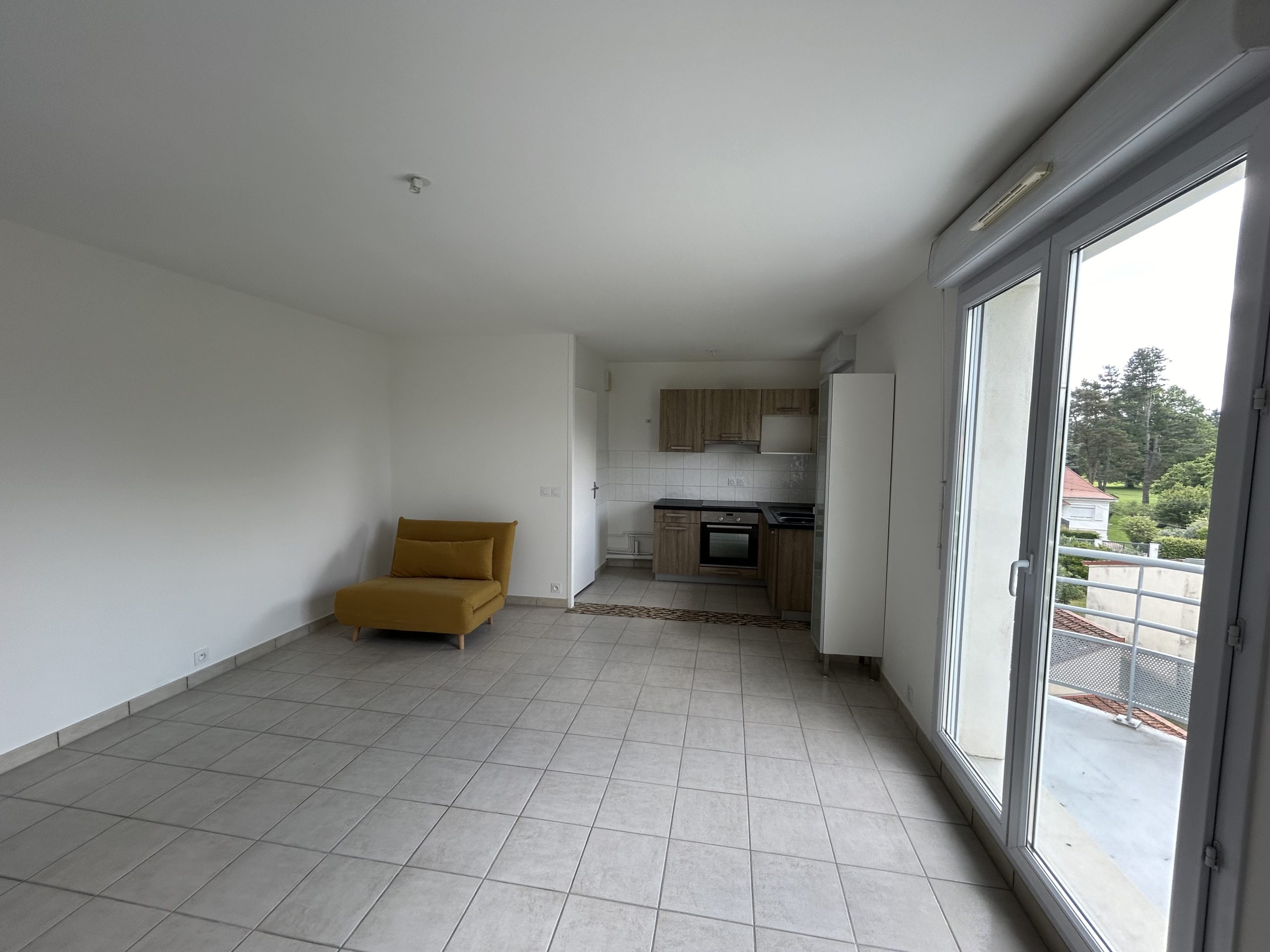 APPARTEMENT T2 BELLERIVE-SUR-ALLIER - Image 6