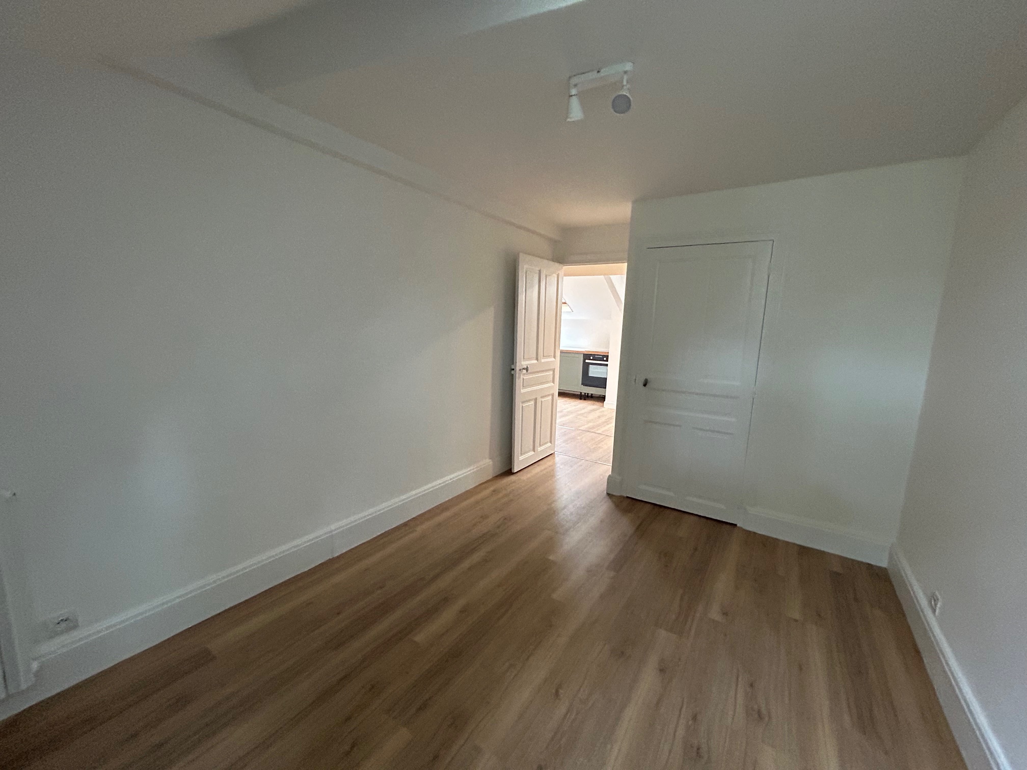 VICHY CENTRE – Quartier Calme - Image 7