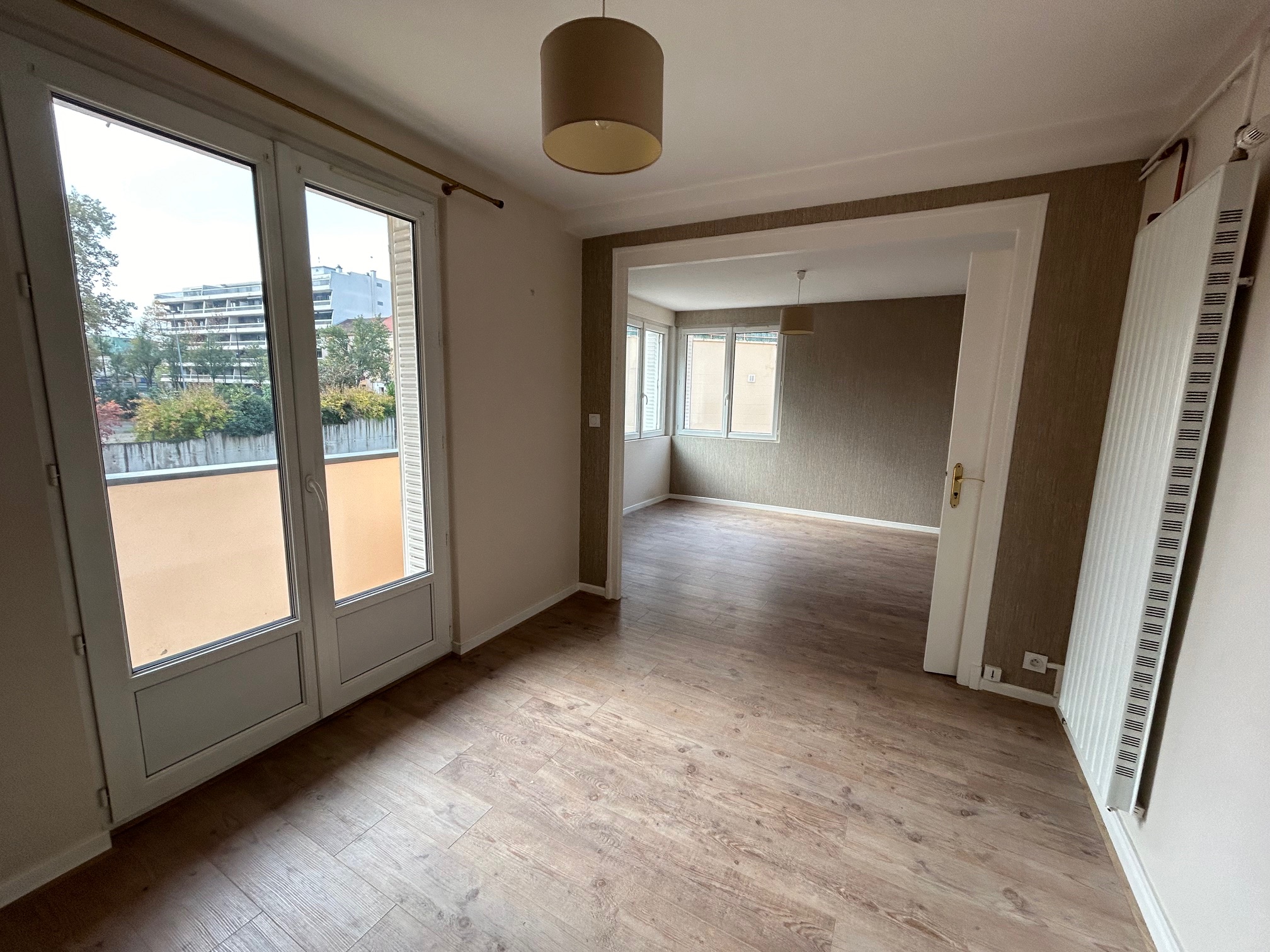 VICHY Au coeur du quartier Jeanne d&rsquo;Arc - Image 1