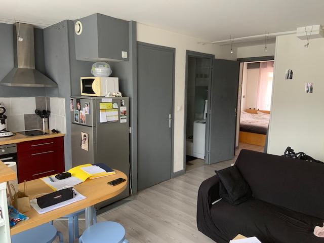 Vichy plein centre Beau T2 en parfait état - Image 5