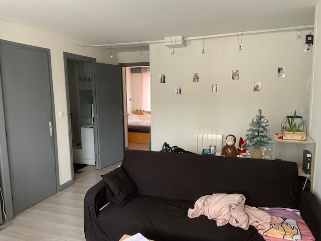 Vichy plein centre Beau T2 en parfait état - Image 6