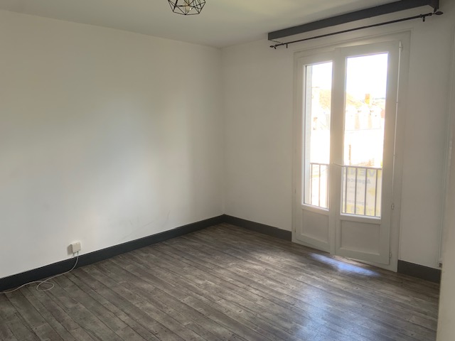 Cusset Centre, Joli T2 - Image 5