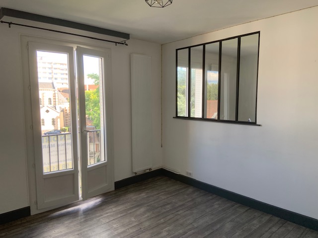 Cusset Centre, Joli T2 - Image 6