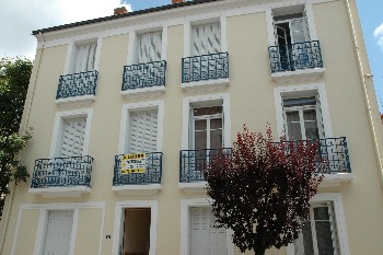 VICHY Entre Marché Couvert et Plan d&rsquo;Eau - Image 1