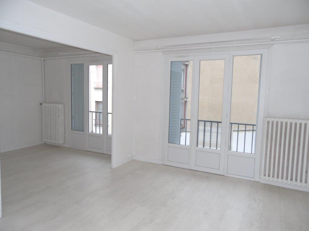 VICHY T2 BIS ENTRE GARE ET MARCHE COUVERT - Image 2