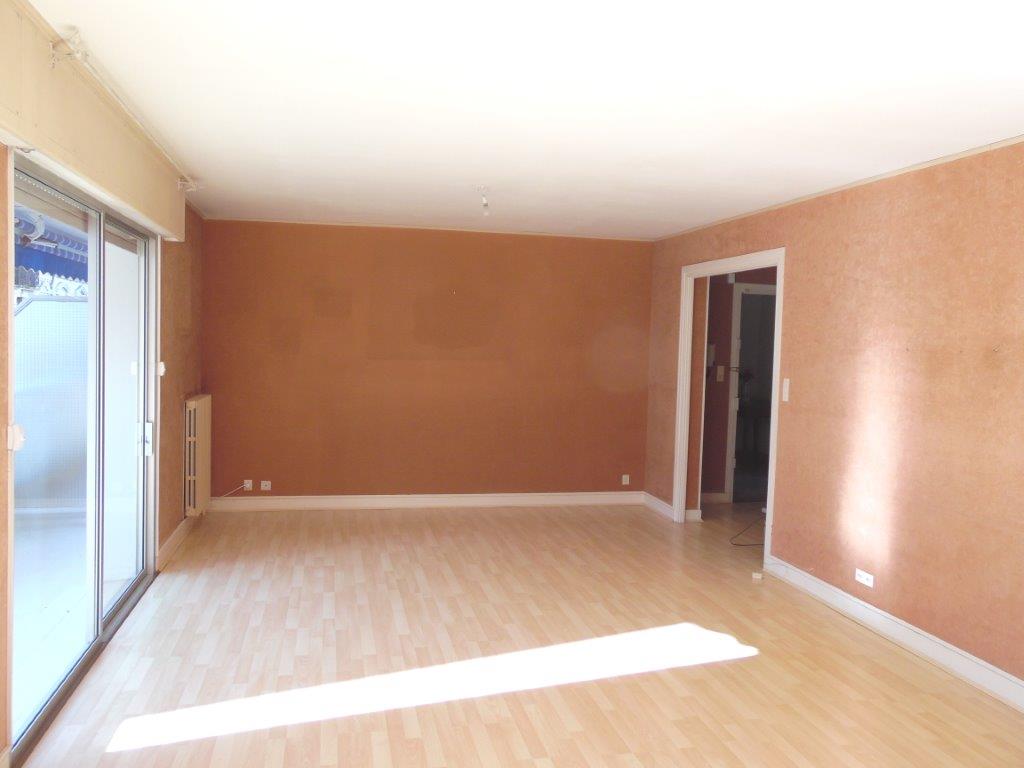 VICHY ENTRE MARCHE ET CENTRE VILLE - Image 3