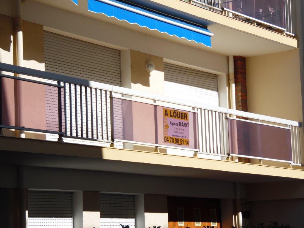 VICHY ENTRE MARCHE ET CENTRE VILLE - Image 1