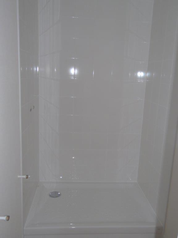 APPARTEMENT AVEC JARDINET PRIVATIF - Image 3