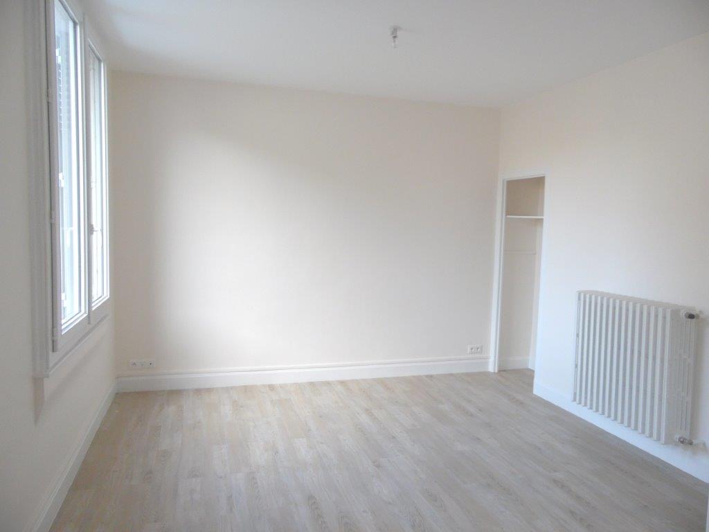 APPARTEMENT AVEC JARDINET PRIVATIF - Image 1