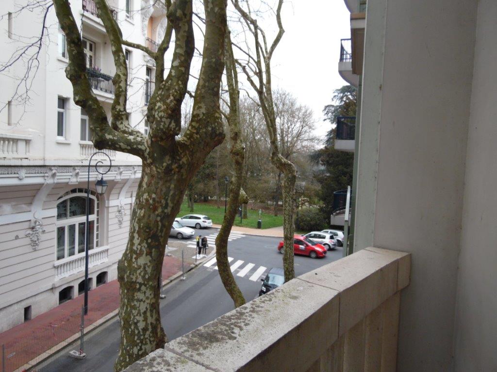 VICHY ENTRE PARCS ET OPERA - Image 1