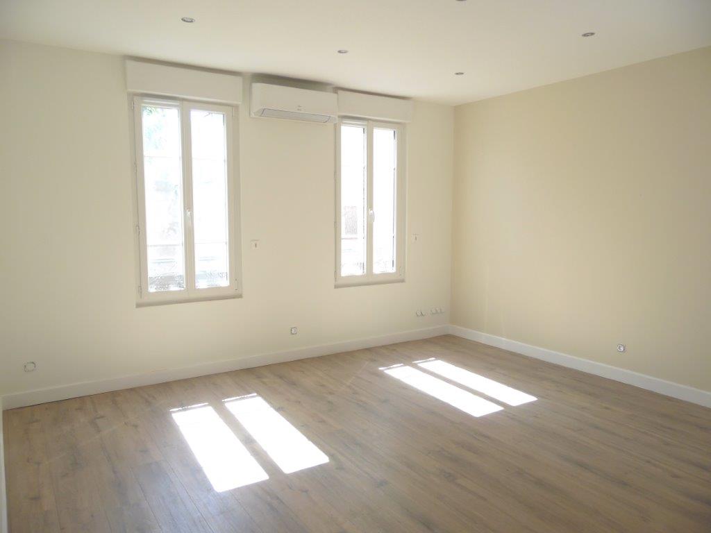 VICHY PROX. MARCHE COUVERT - Image 1