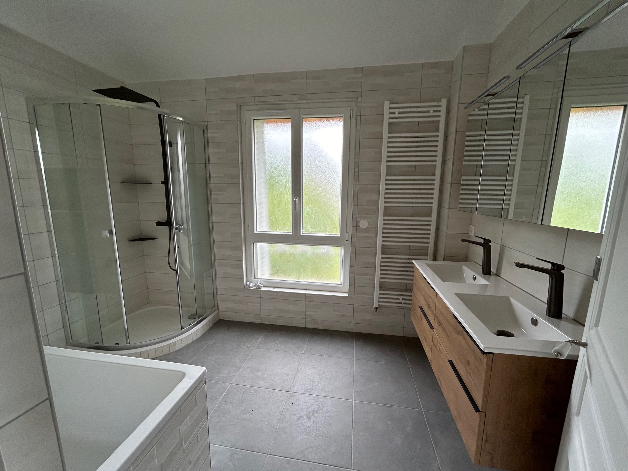 BELLERIVE SUR ALLIER MAISON EN EXCELLENT ETAT