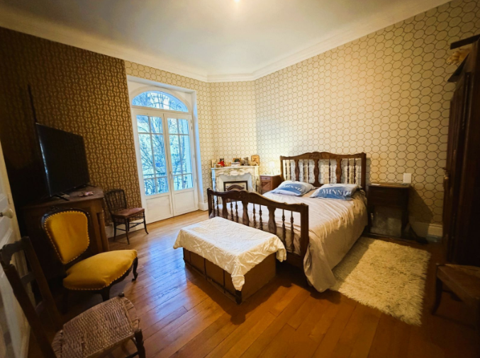 Superbe maison VICHY centre - Image 8