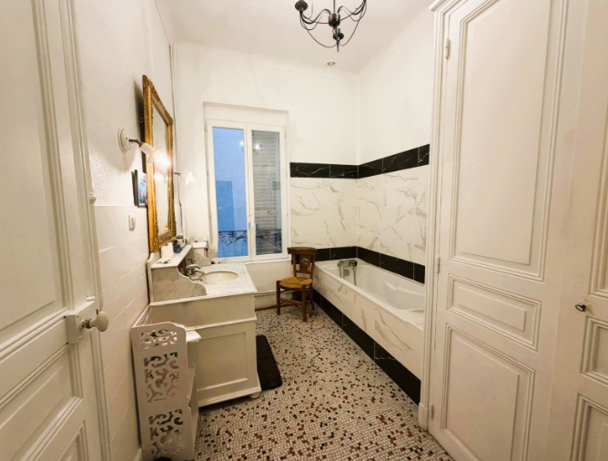 Superbe maison VICHY centre - Image 9