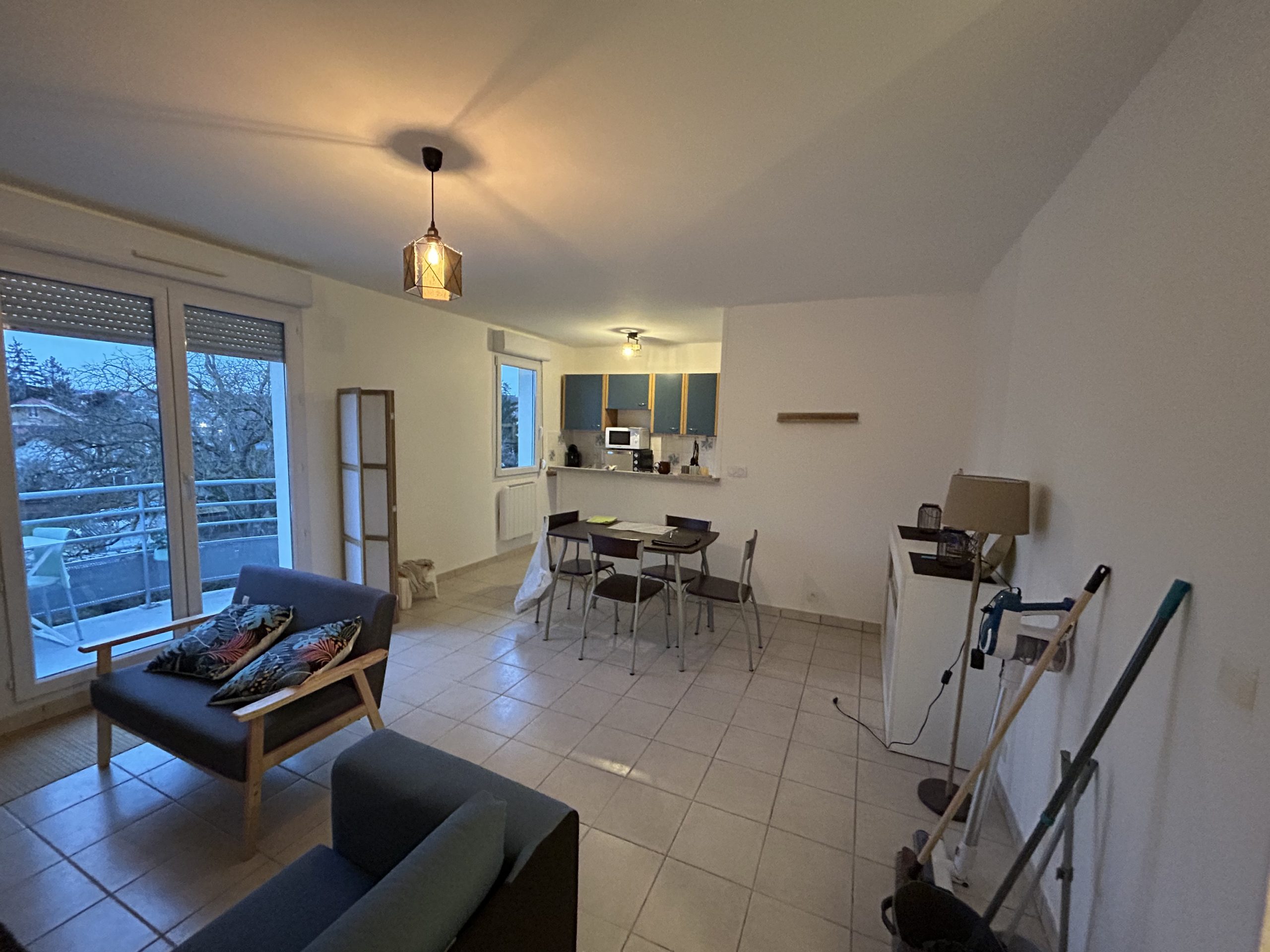 BELLERIVE SUR ALLIER – Entre Golf et Plan d&rsquo;Eau – T2 meublé - Image 2