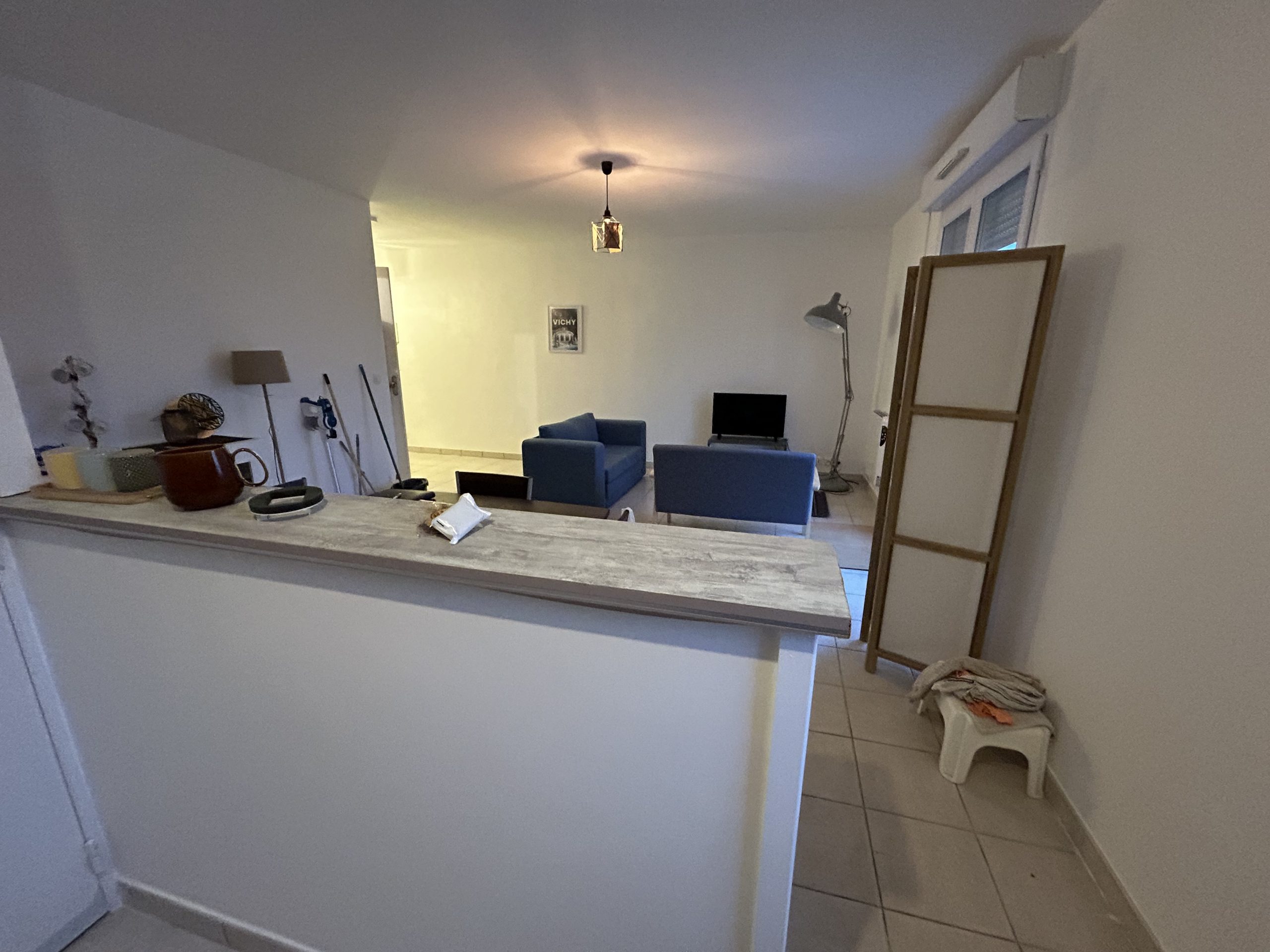 BELLERIVE SUR ALLIER – Entre Golf et Plan d&rsquo;Eau – T2 meublé - Image 3