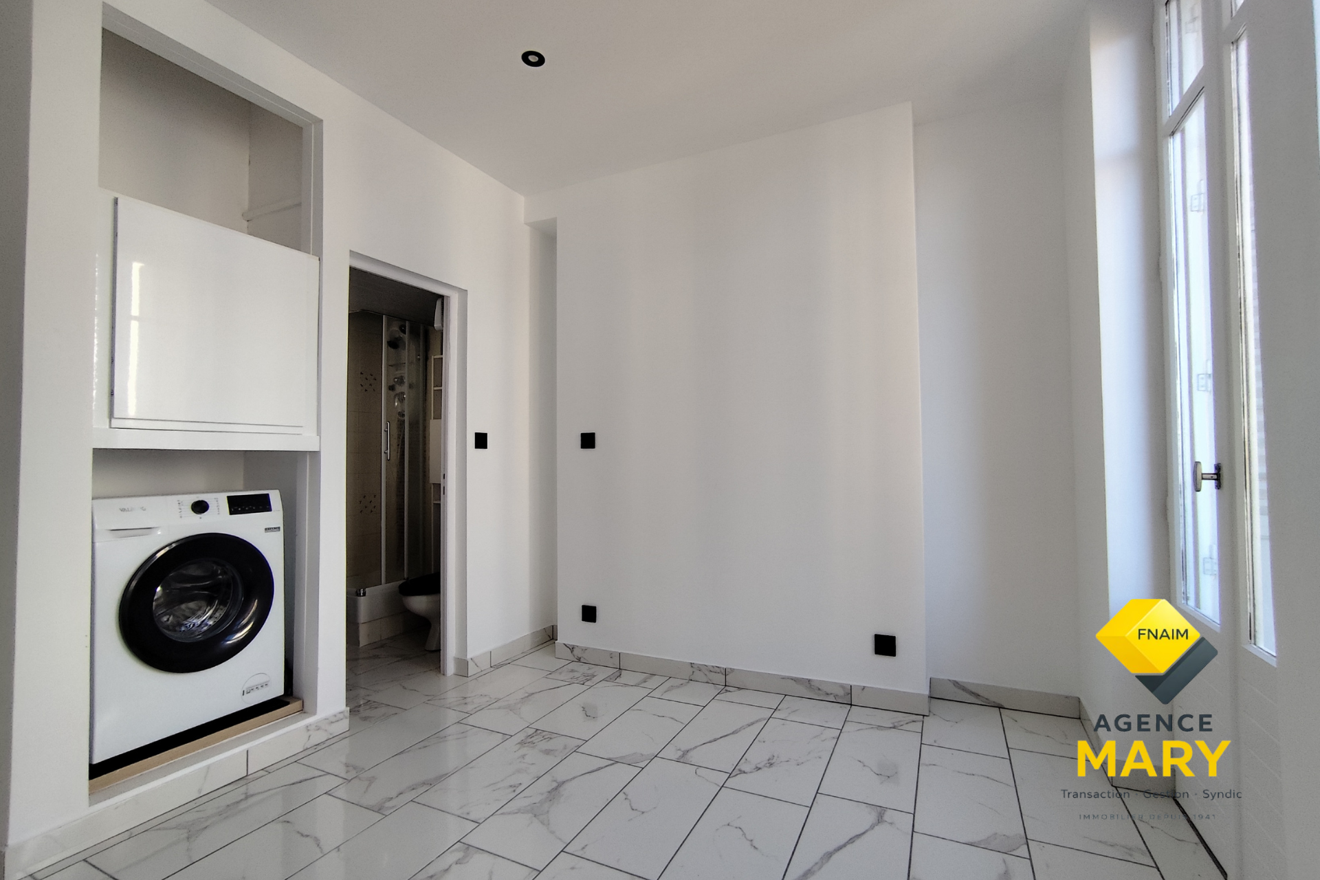 Superbe studio triangle d&rsquo;or – 14M² - Image 2