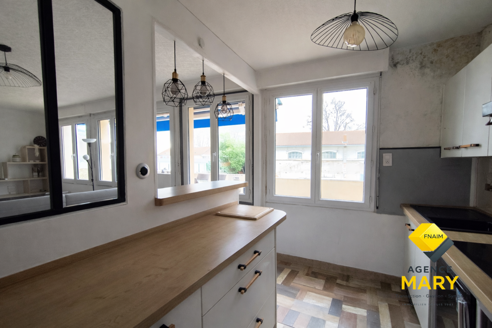 Appartement T2 avec grande terrasse - Image 4