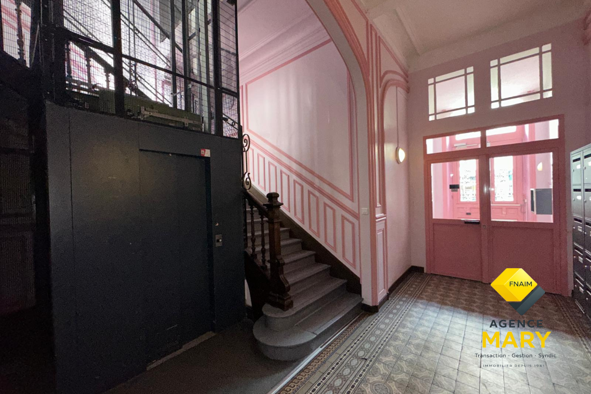 Superbe studio triangle d&rsquo;or – 14M² - Image 8