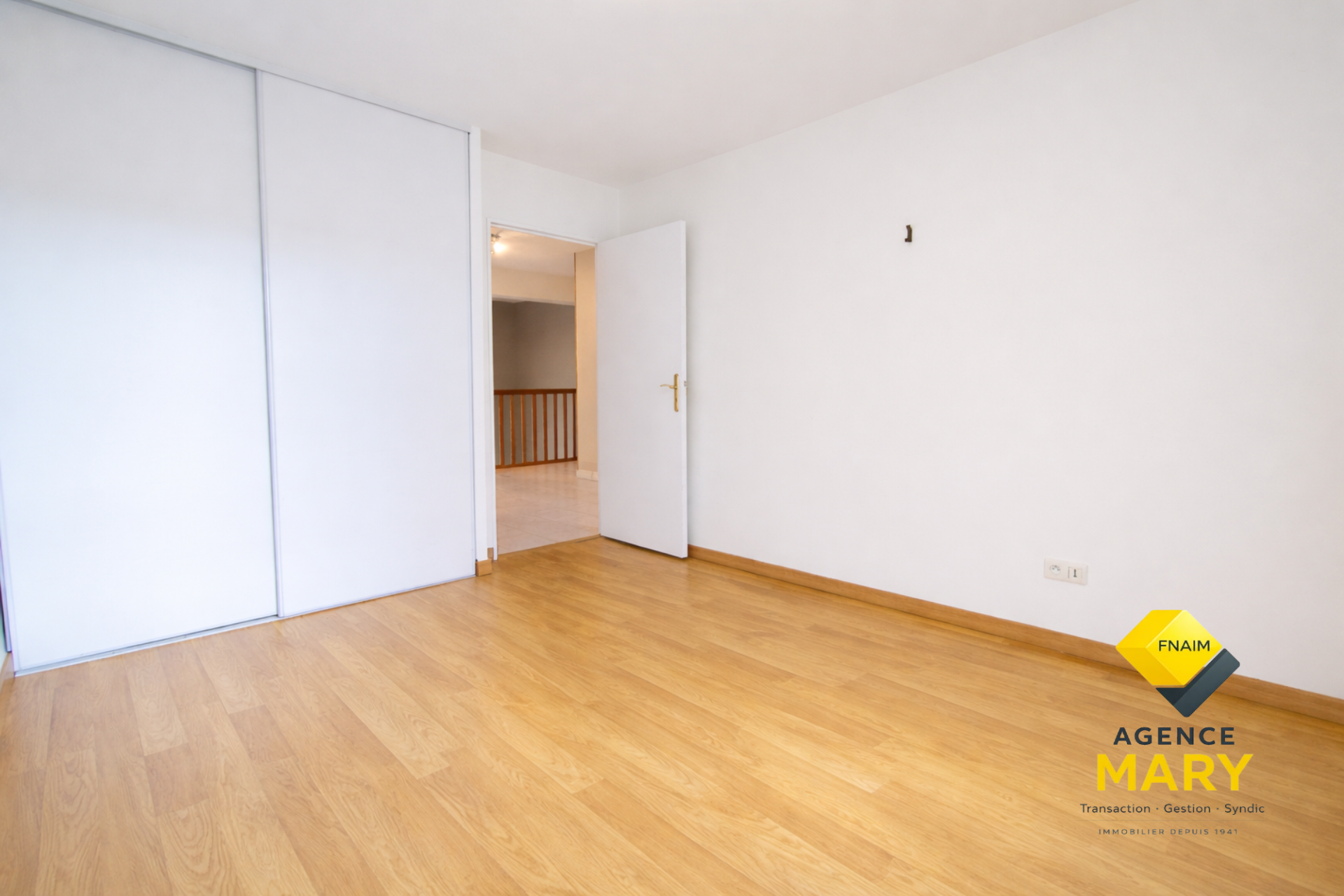 Superbe appartement duplex 91M² avec PARKING – Quartier République proche PLAN D&rsquo;EAU - Image 6