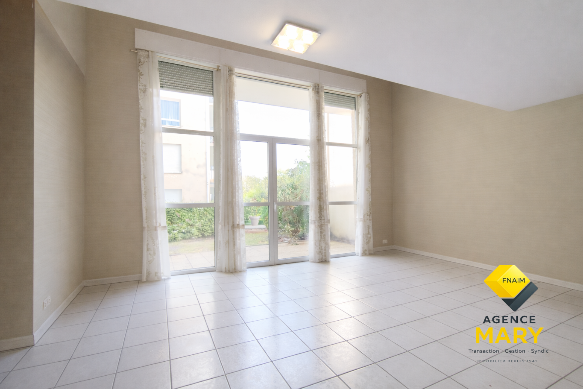 Superbe appartement duplex 91M² avec PARKING – Quartier République proche PLAN D&rsquo;EAU - Image 3