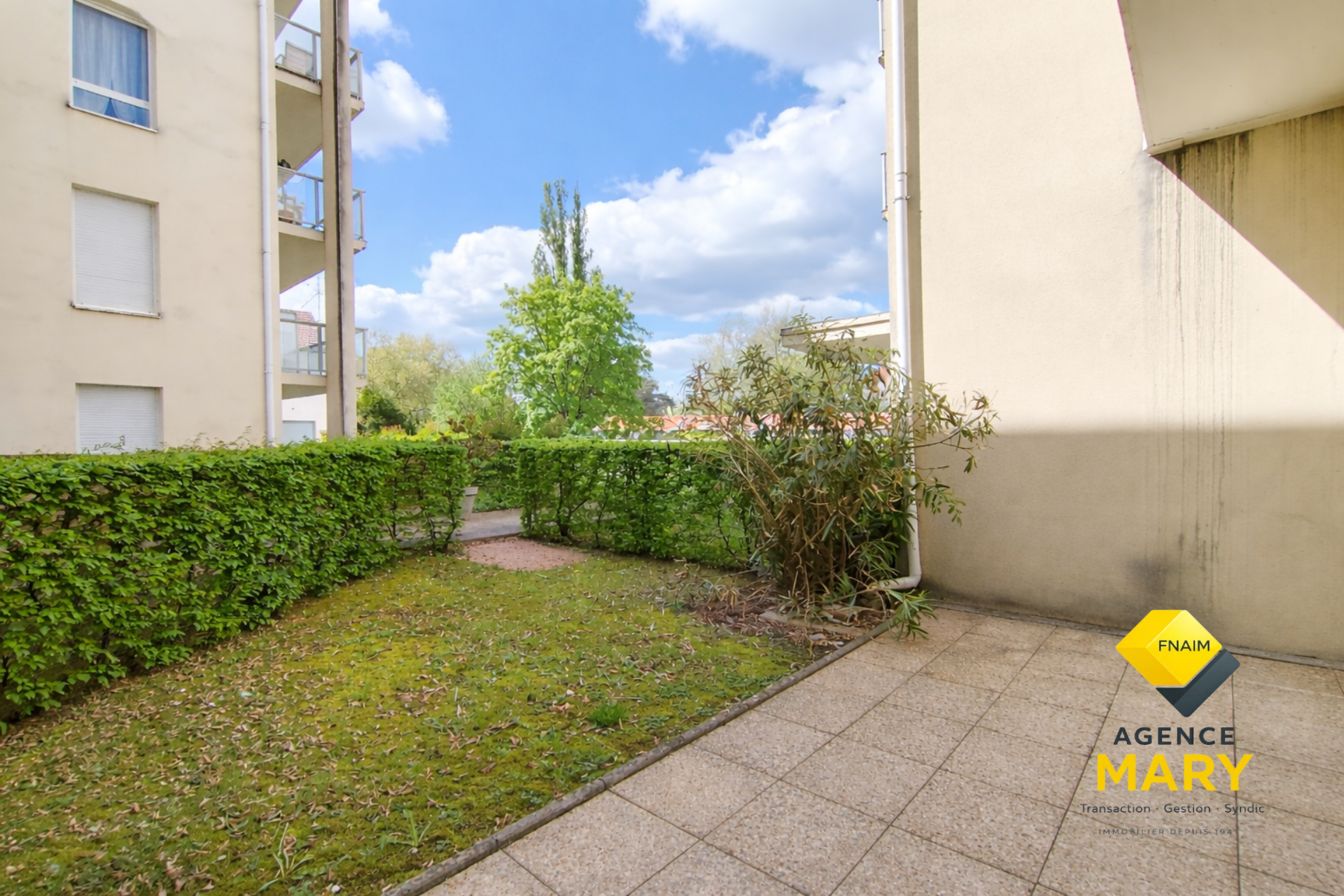 Superbe appartement duplex 91M² avec PARKING – Quartier République proche PLAN D&rsquo;EAU