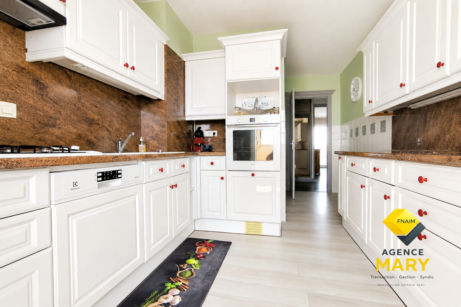 SUPERBE APPARTEMENT T3 – Rénové avec vue panoramique sur plan d&rsquo;eau – 81M² - Image 9
