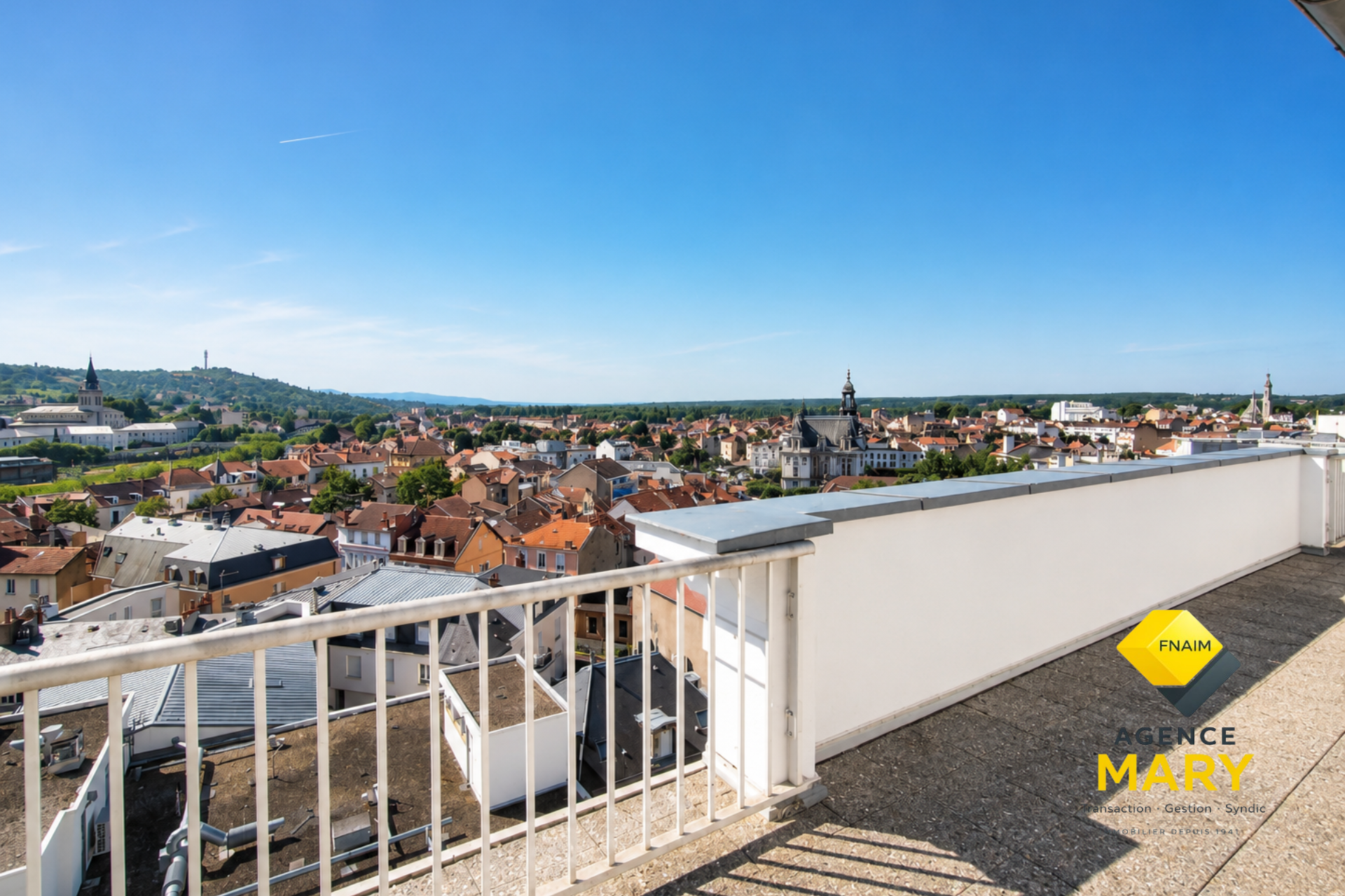 🏡 Appartement de caractère de 71 m² entièrement rénové – Parking, chambre de bonne et terrasse panoramique