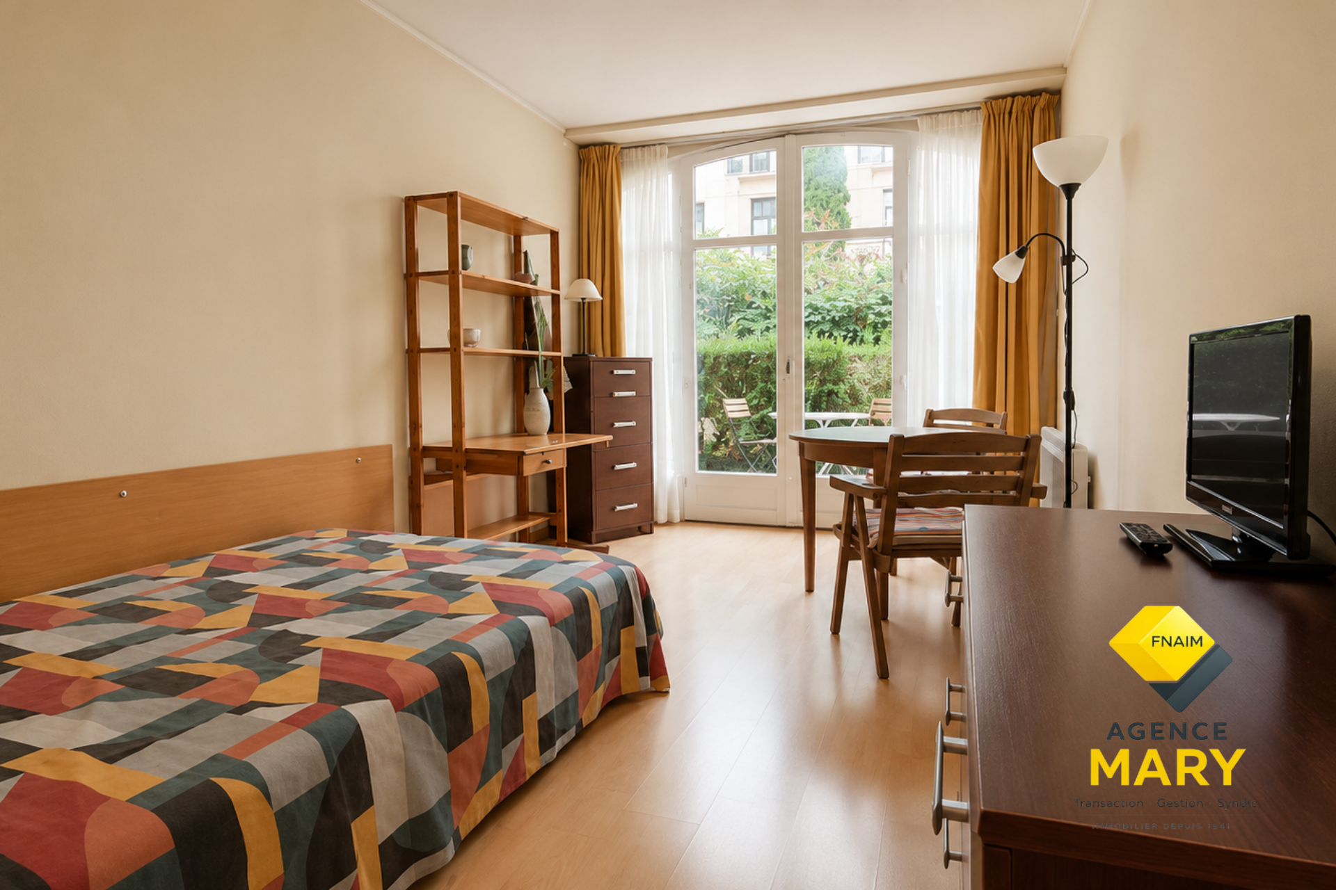 Appartement F1 meublé – proche parcs et centre ville - Image 4