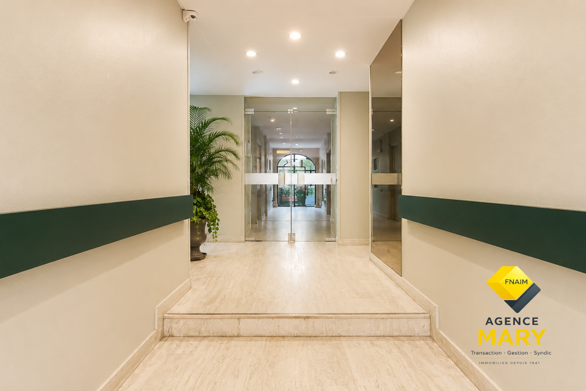 Appartement F1 meublé – proche parcs et centre ville - Image 2