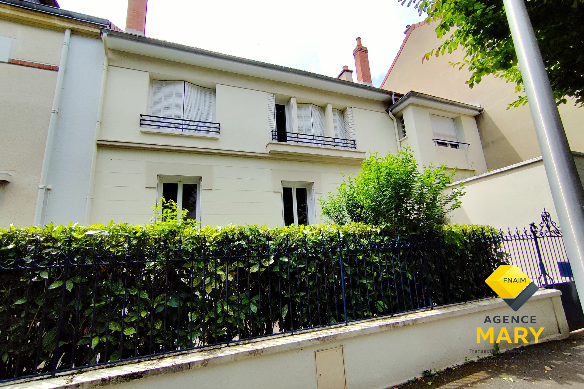 Maison MEUBLEE à louer – 233M² – Vichy entre Marché couvert et Rotonde