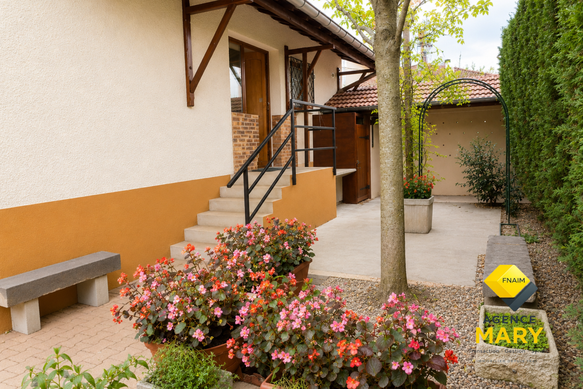 Maison individuelle – Proche parcs des bourrins et quartier de France - Image 6