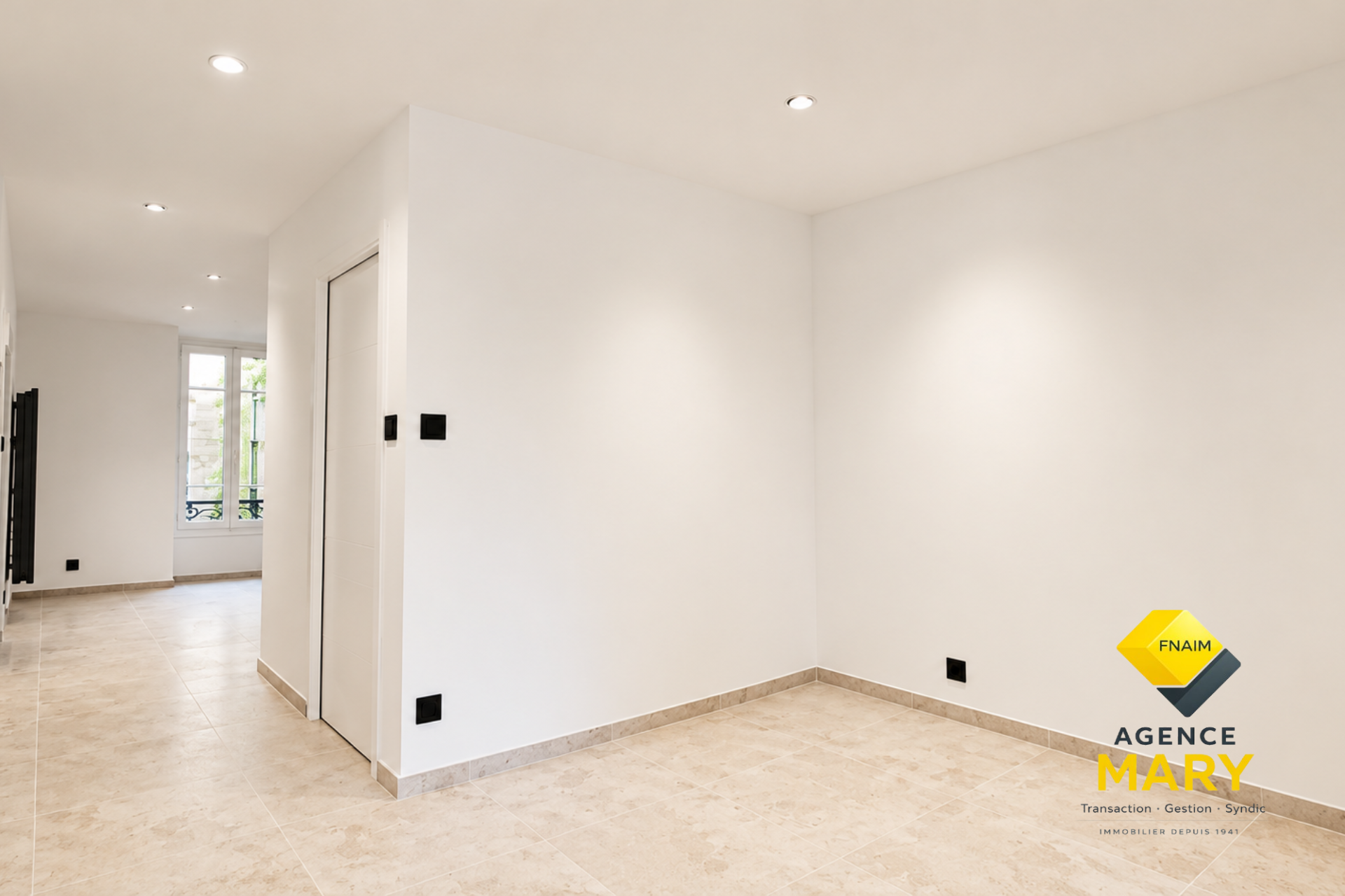 Studio VICHY – 29M² – Triangle d&rsquo;Or - Image 6