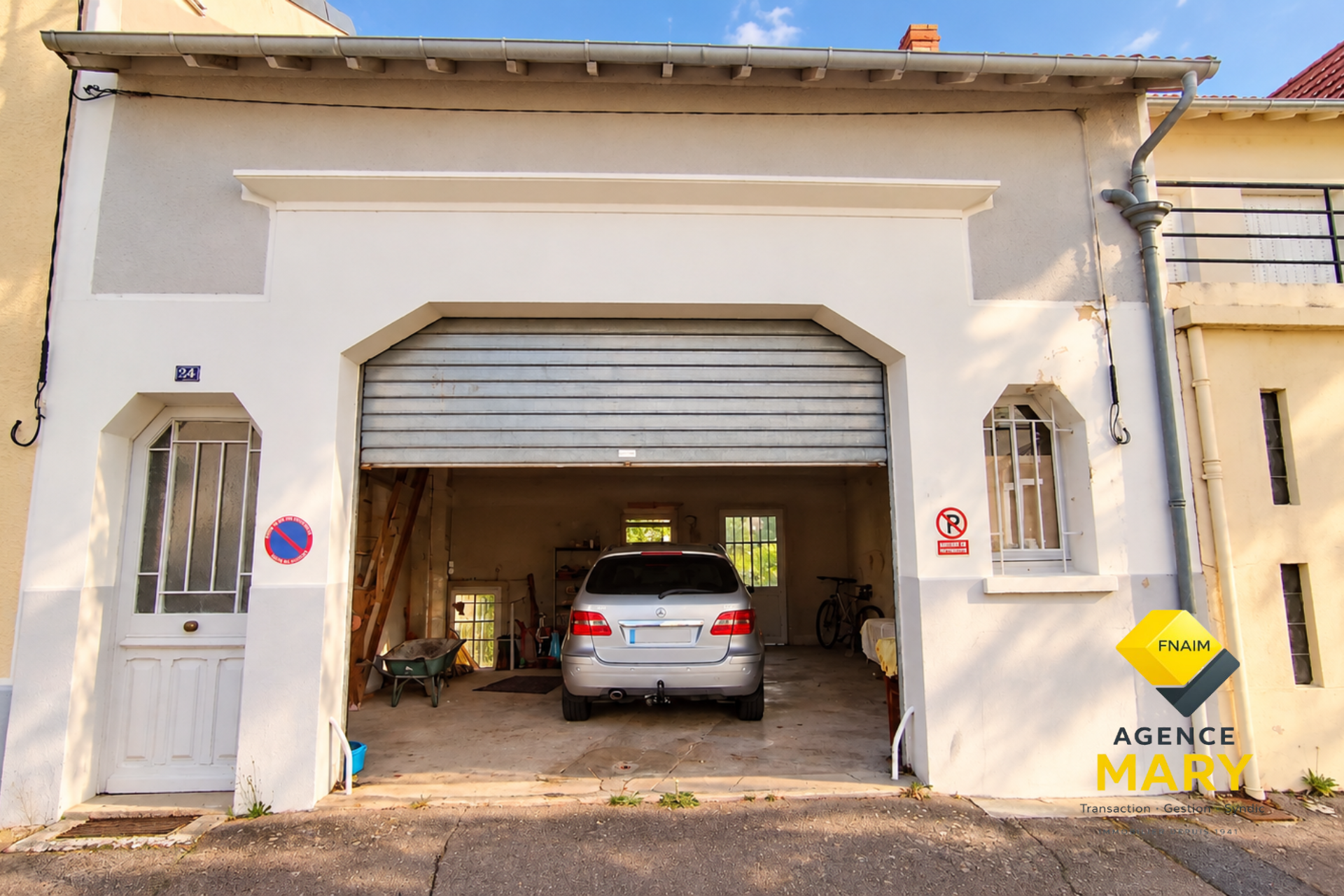 Bâtiment avec garage, grenier aménageable et jardin de 456 m² – Cusset