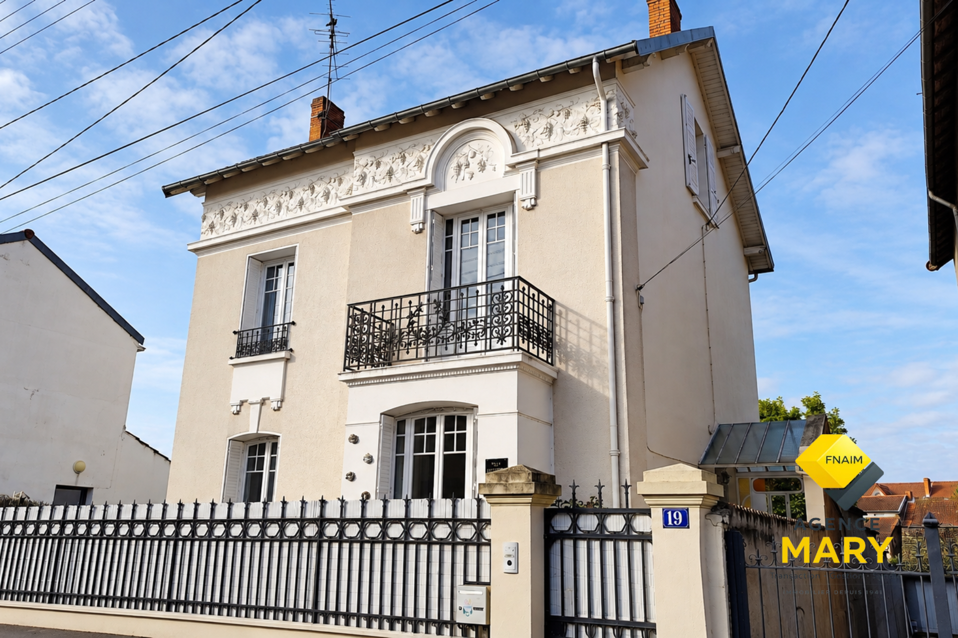 Maison Bourgeoise de 164 m² avec Jardin Arboré – Cusset
