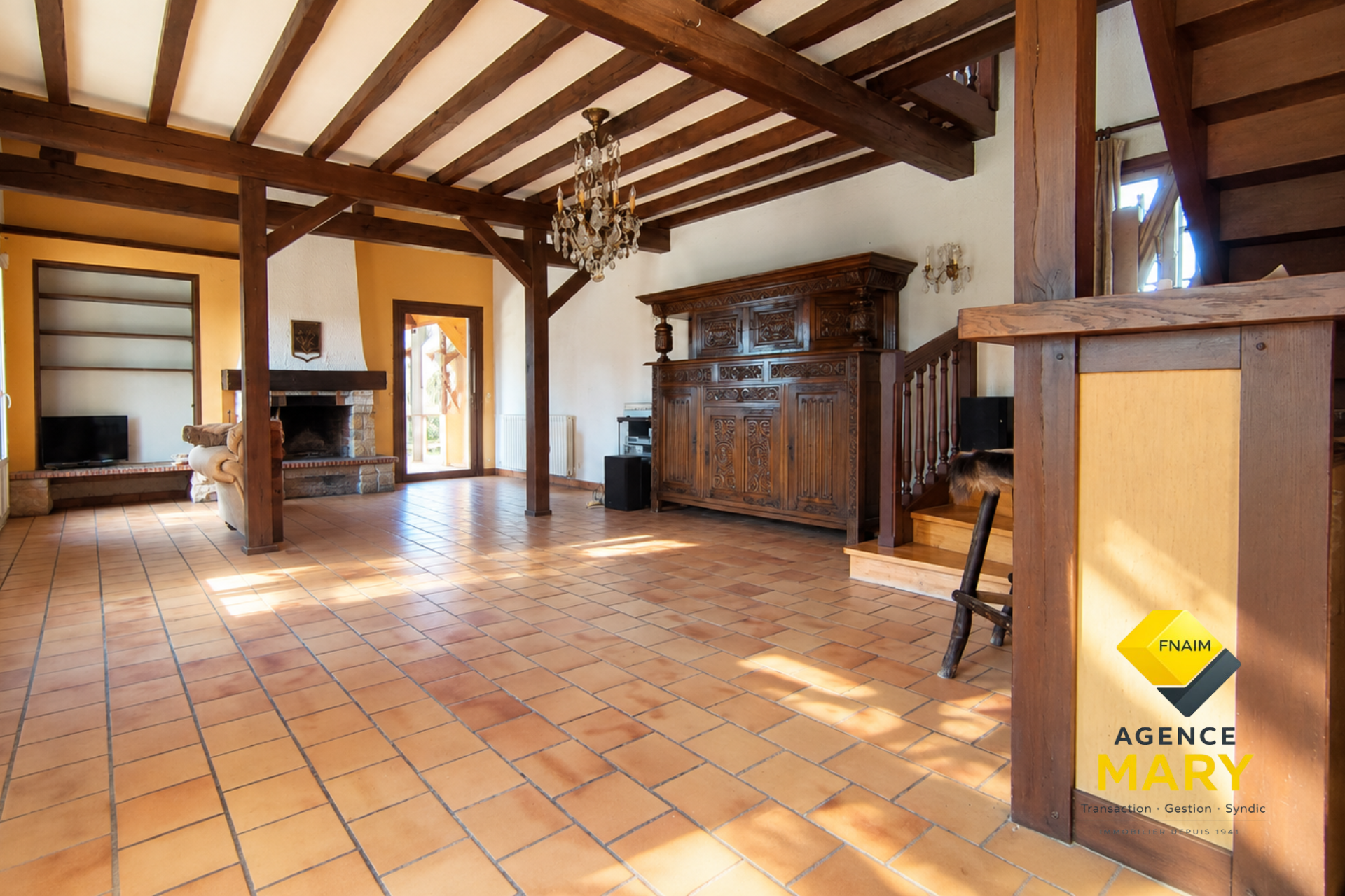 Maison d’architecte avec piscine sur 2 886 m² – Saint-Rémy-en-Rollat - Image 6