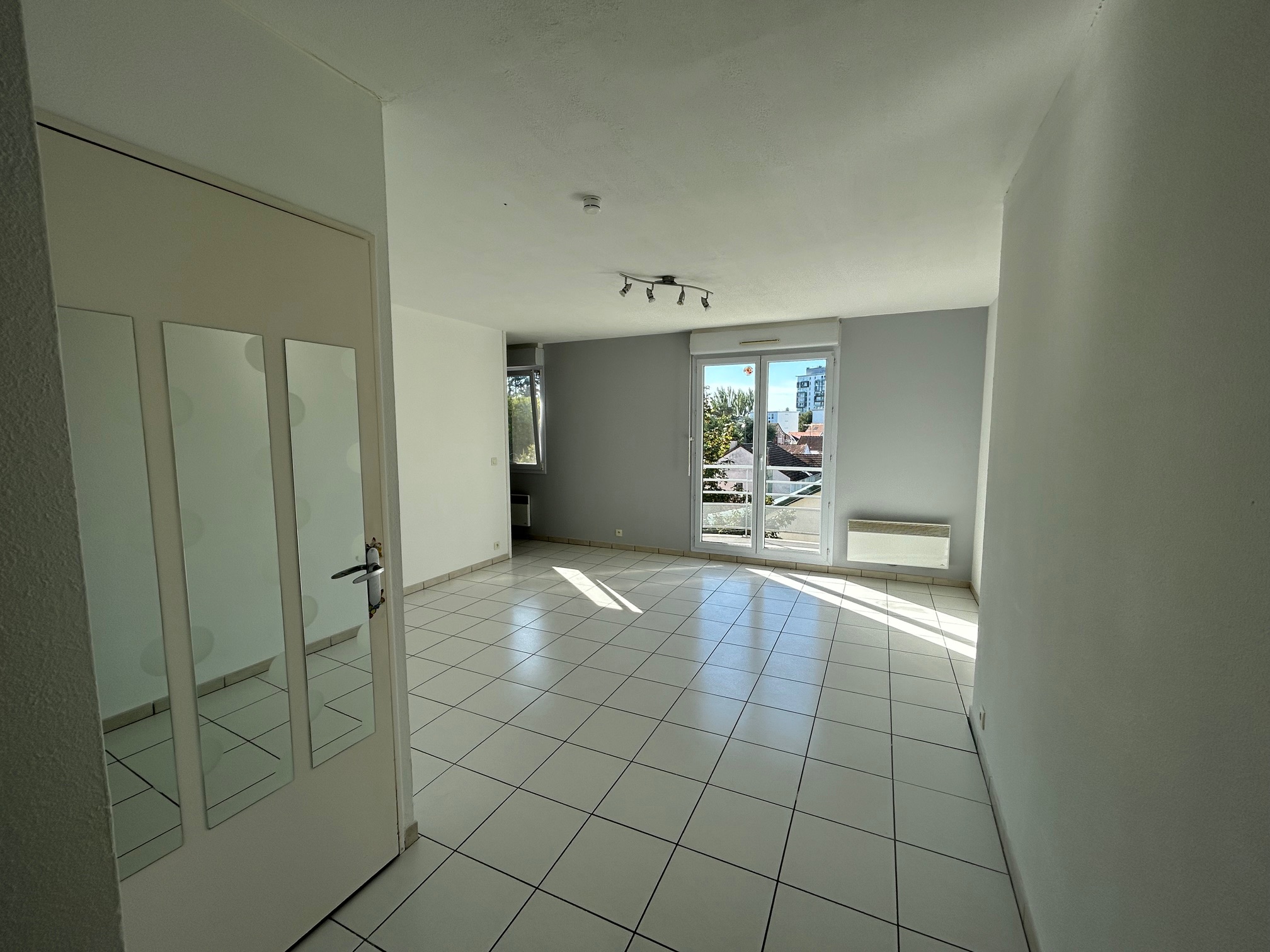 F2 Bis – 54M² – Résidence sécurisée BELLERIVE SUR ALLIER