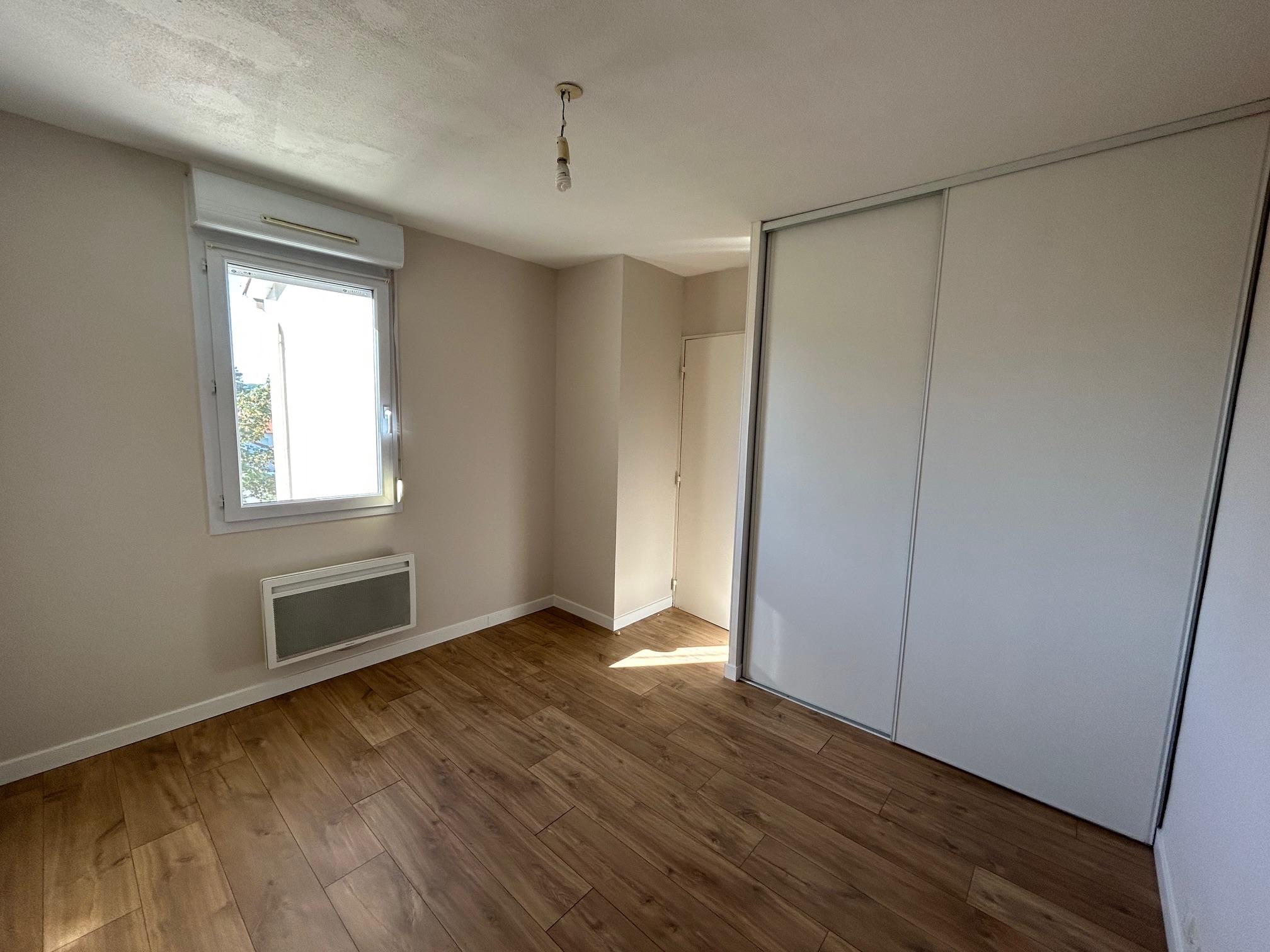 F2 Bis – 54M² – Résidence sécurisée BELLERIVE SUR ALLIER - Image 4