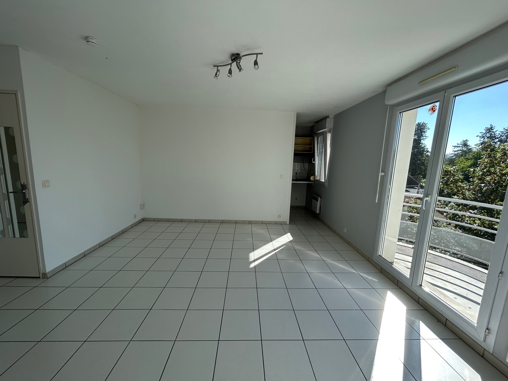 F2 Bis – 54M² – Résidence sécurisée BELLERIVE SUR ALLIER - Image 7